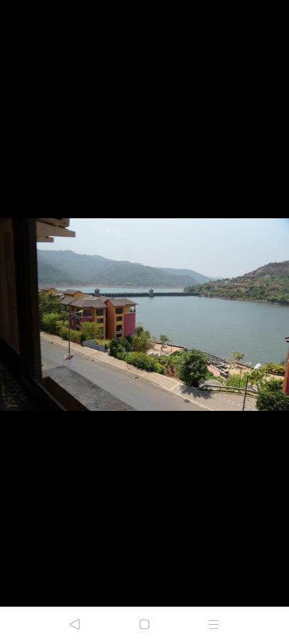 2Bhk Lake View Apartment ラバサ エクステリア 写真