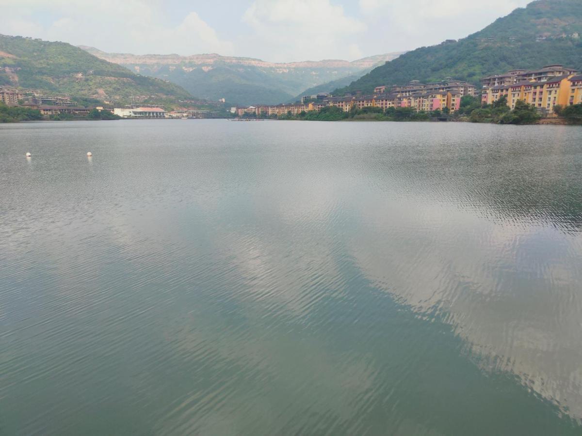 2Bhk Lake View Apartment ラバサ エクステリア 写真